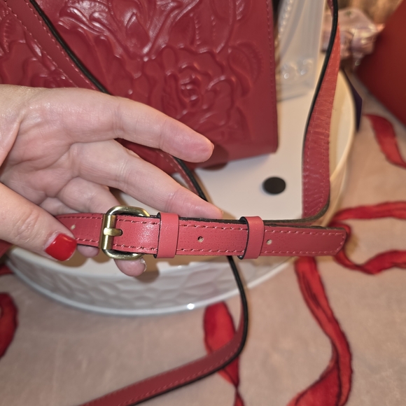 Patricia Nash Red Floral Embossed Crossbody Bag - Picture 5 of 9
